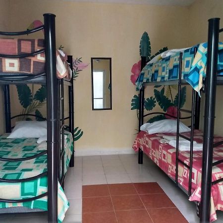 Hostel Aabilo'Ob Progreso  Buitenkant foto